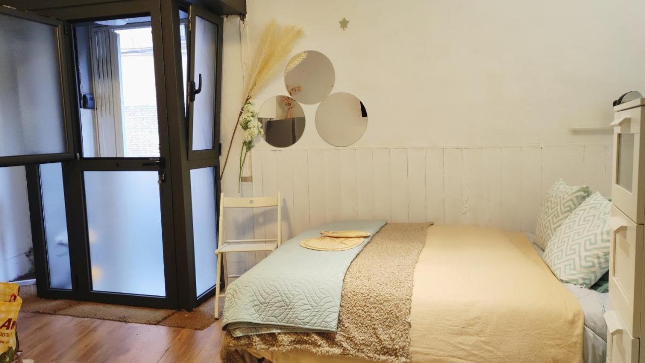 With Bathroom, Refrigerator And Microwave Apartament Barcelona