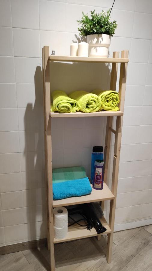 With Bathroom, Refrigerator And Microwave Apartament Barcelona
