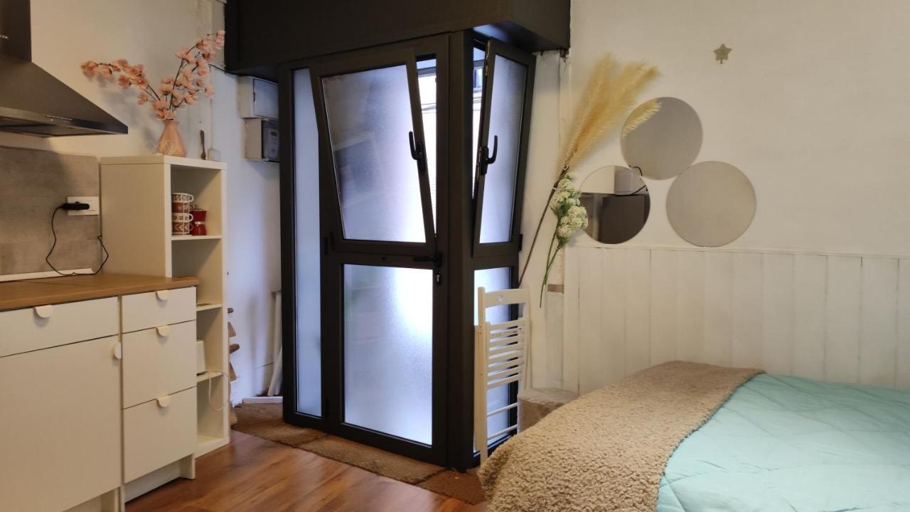 With Bathroom, Refrigerator And Microwave Apartament Barcelona
